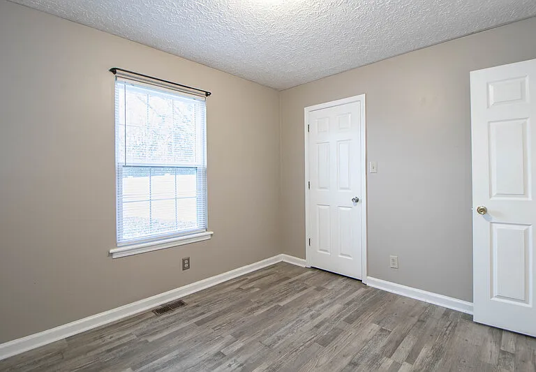 131 Lilian Dr — Photo 26