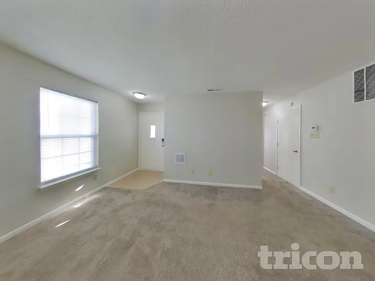 2414 Summerwood Ln — Photo 2