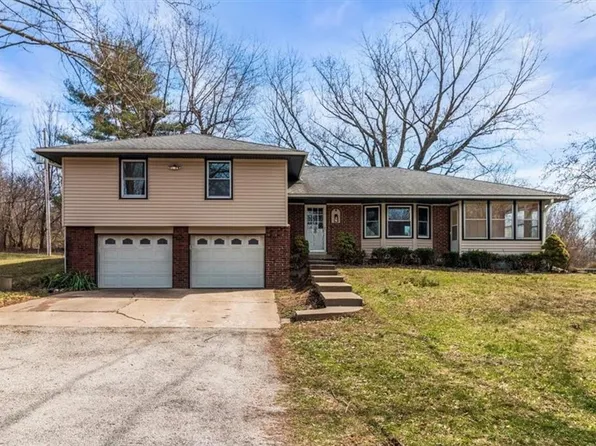 12425 Northern Ave, Liberty, MO 64068