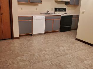 1510 Boswell Ave #A09, Crete, NE 68333