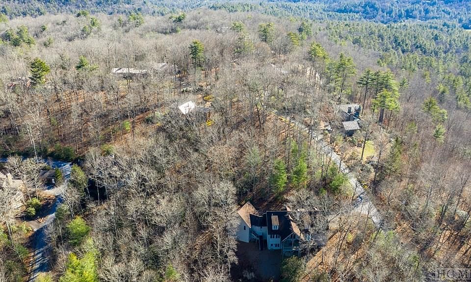 2nd image of 15 Beckonridge Trl