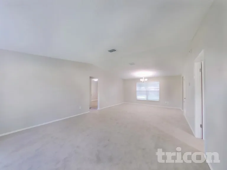 1641 Rhonda Dr — Photo 3