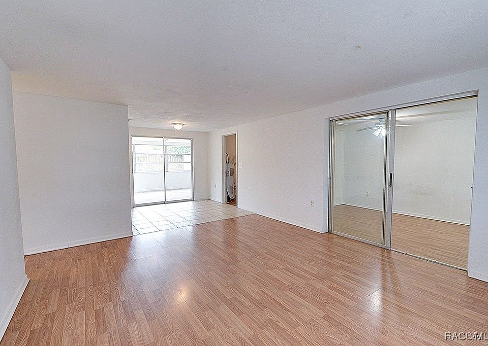 1st image of 11 Oak Knoll St