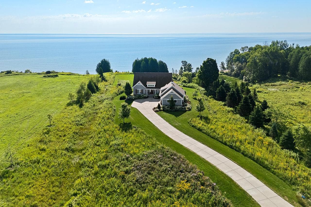 香水　ワゴン 8807 Blue Heron WAY, Newton, WI 53063 | Zillow