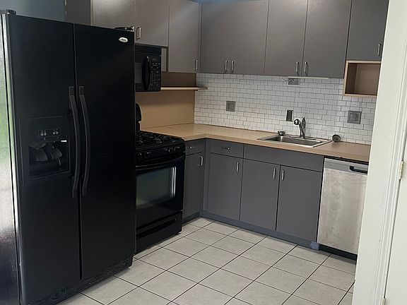 4th image of 7023 Randolph Dr
