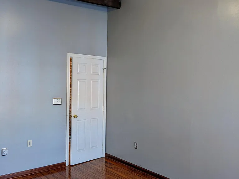 1029 W Cross St #1029 — Photo 16