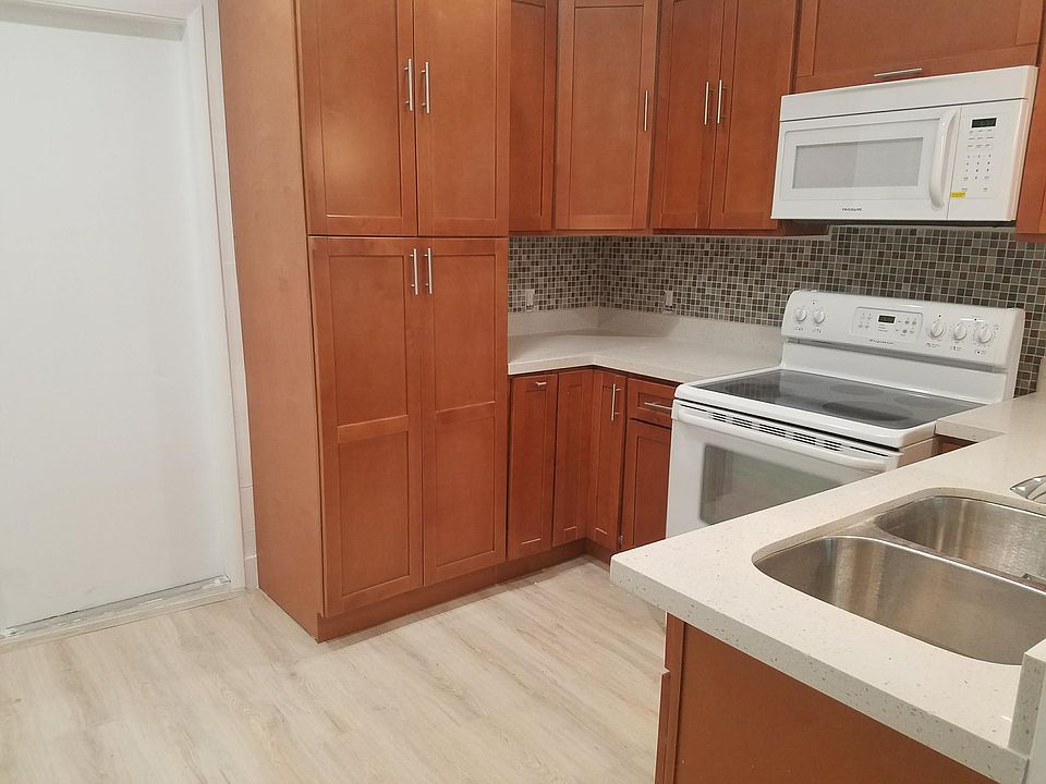 great functional kitchen with all new appliances