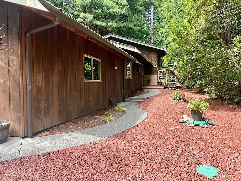 2485 Sonnenfelt Rd — Photo 1