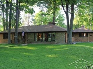 4800 Hillcrest Dr, Saginaw, MI