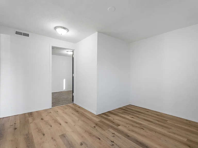 1203 E Cherry St — Photo 5