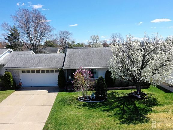 2nd image of 452 Closter Rd #B