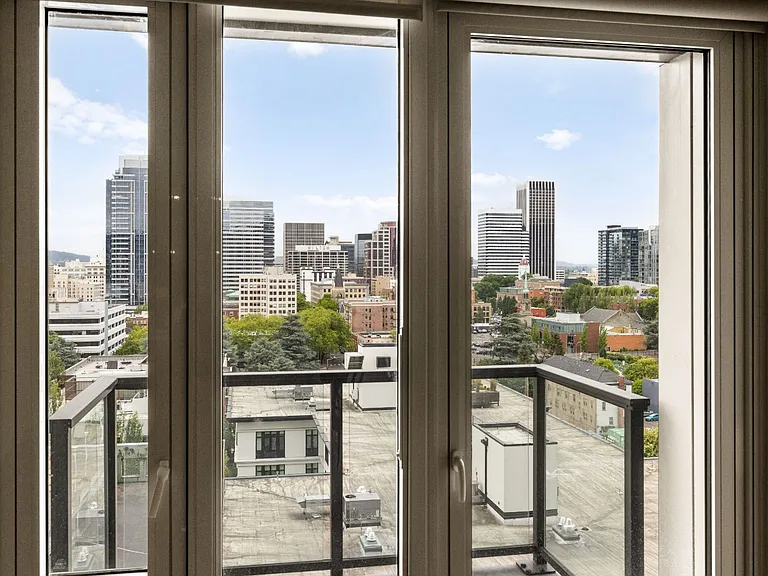 Byline Apartments — Photo 13