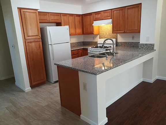 4th image of 835 Alpine Dr