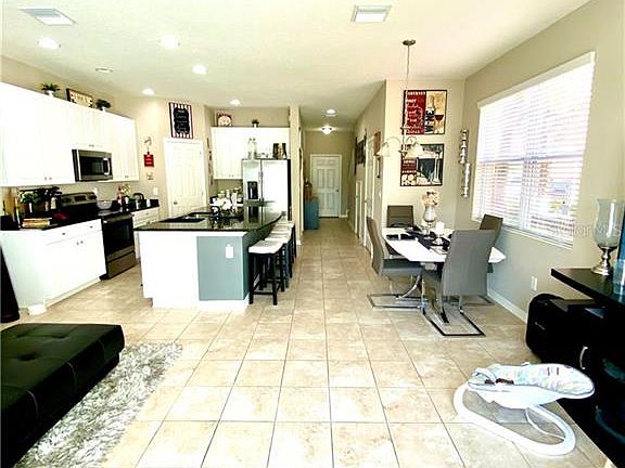 4th image of 7022 Holly Heath Dr