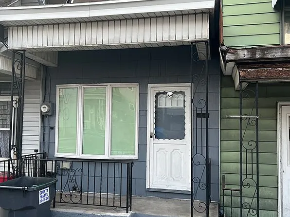 33 W Spruce St, Mahanoy City, PA 17948