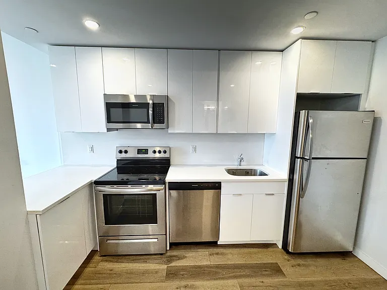 83-67 116th St #401 — Photo 5