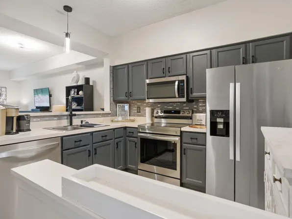 11719 Ryan Cir #1204, Burnsville, MN 55337