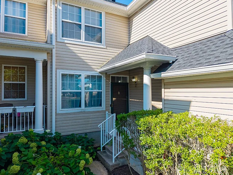 12 Scarlet Oak Dr — Photo 3