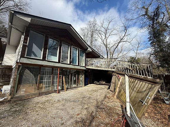 5th image of 204 E Tennessee Ave