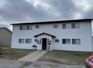 Burt Homes: 325 Clymer Road - 2, Hiawatha, IA 52233