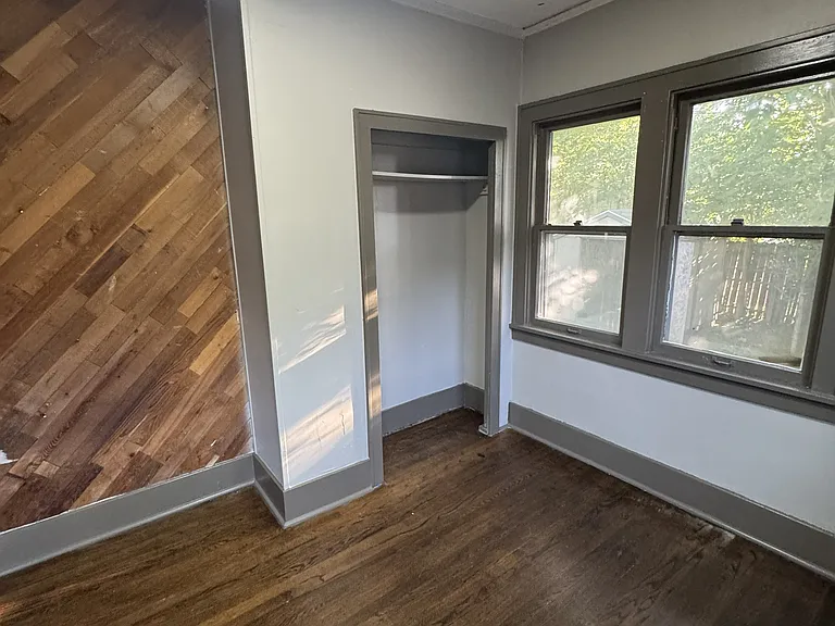 2548 N 48th Ave — Photo 15