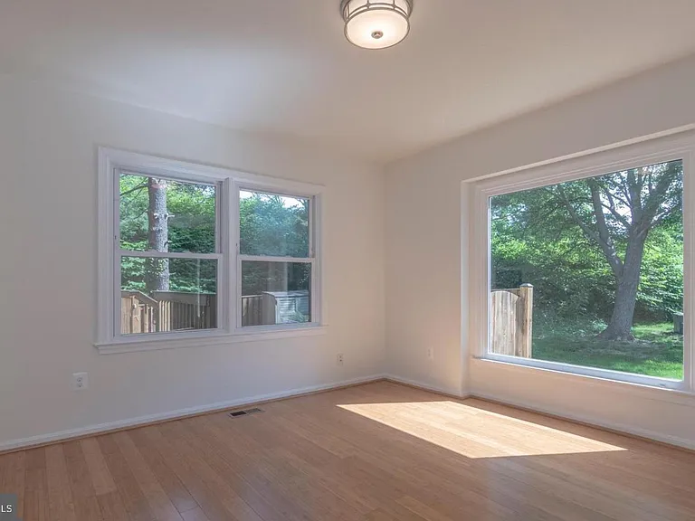 6120 Old Brentford Ct — Photo 29