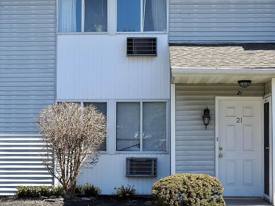 1st image of 21 Ruth Ct