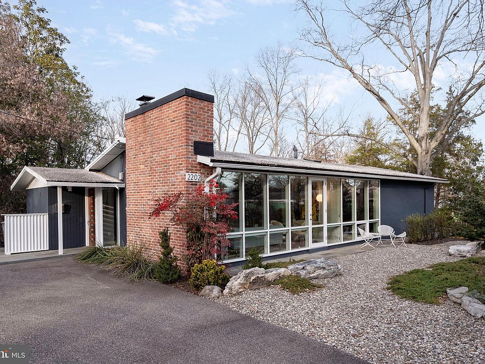 1st image of 2202 Popkins Ln