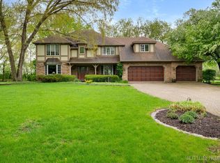 7N075 Hastings Dr, St Charles, IL 60175