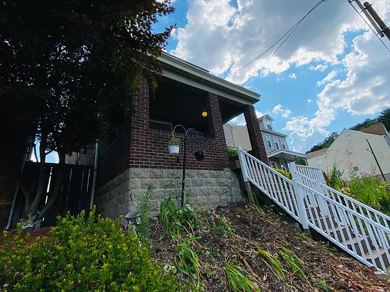 7108 Baker St — Photo 4
