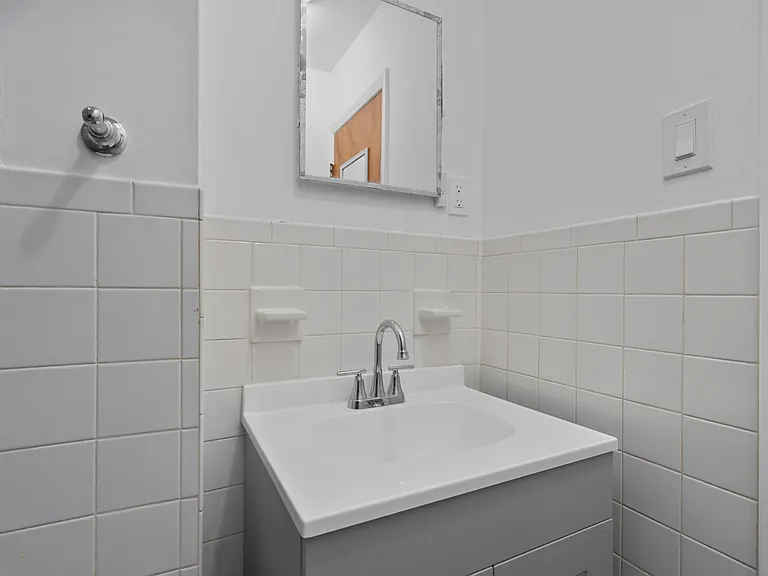 406B 7th St — Photo 24
