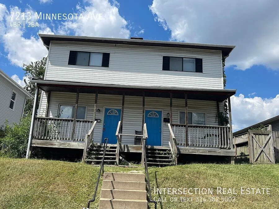 Renovated 4 Bed/2Bath with in unit Washer/Dryer in S. City! — Photo 2