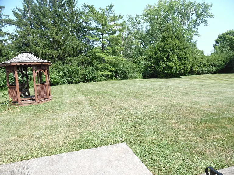 8760 Ashbrook Dr — Photo 30
