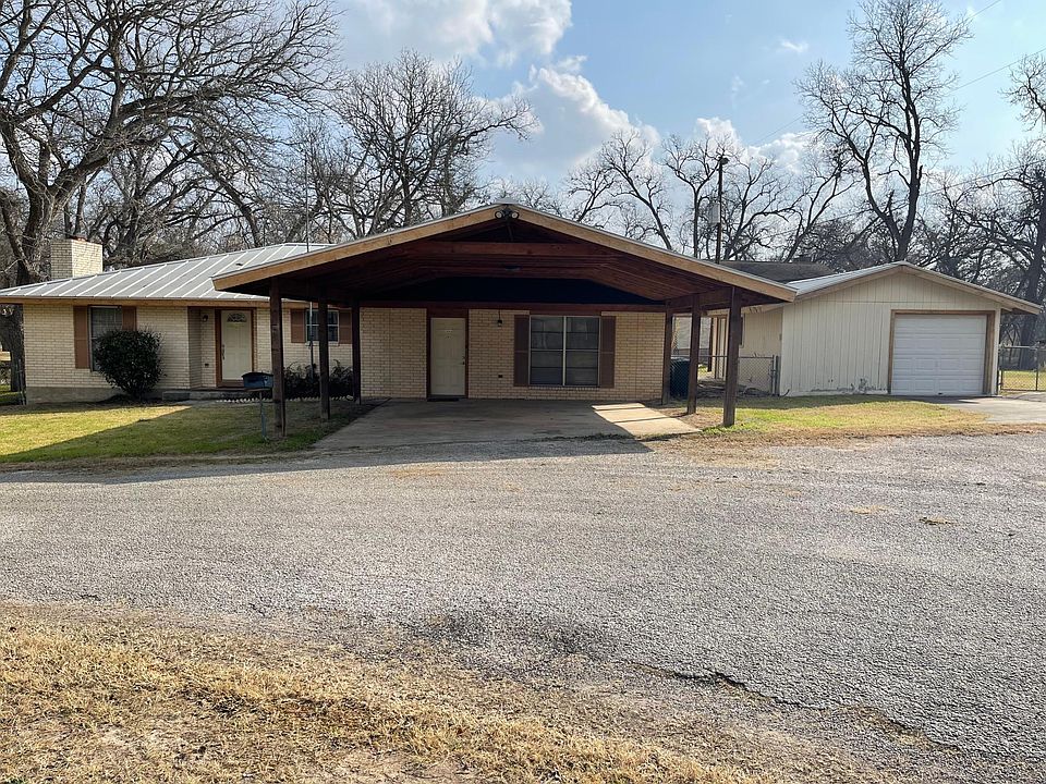 1st image of 2121 Lakewood Dr
