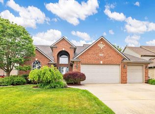 46703 Albany Dr, Macomb, MI