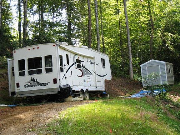 2nd image of 675 Ed Graves Rd