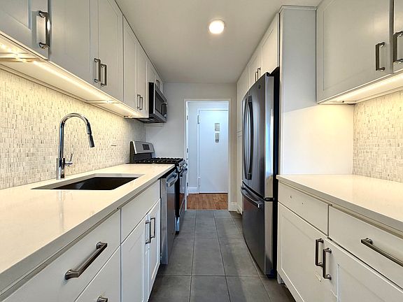 4th image of 120 W 97th St APT 8-C