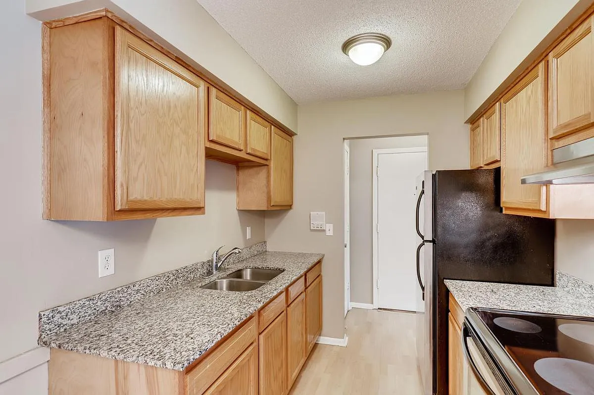 Crystal Lake Estates — Photo 1