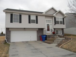 17636 Olive St, Omaha, NE 68136