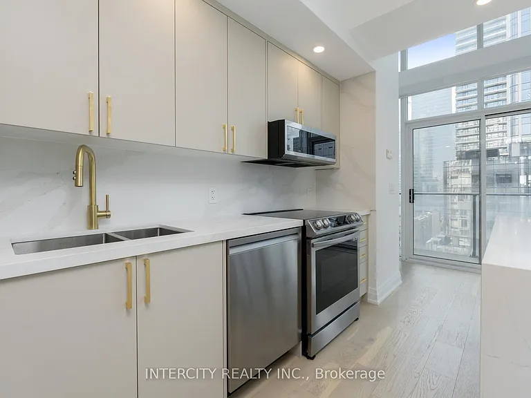 21 Nelson St #LPH32 — Photo 8