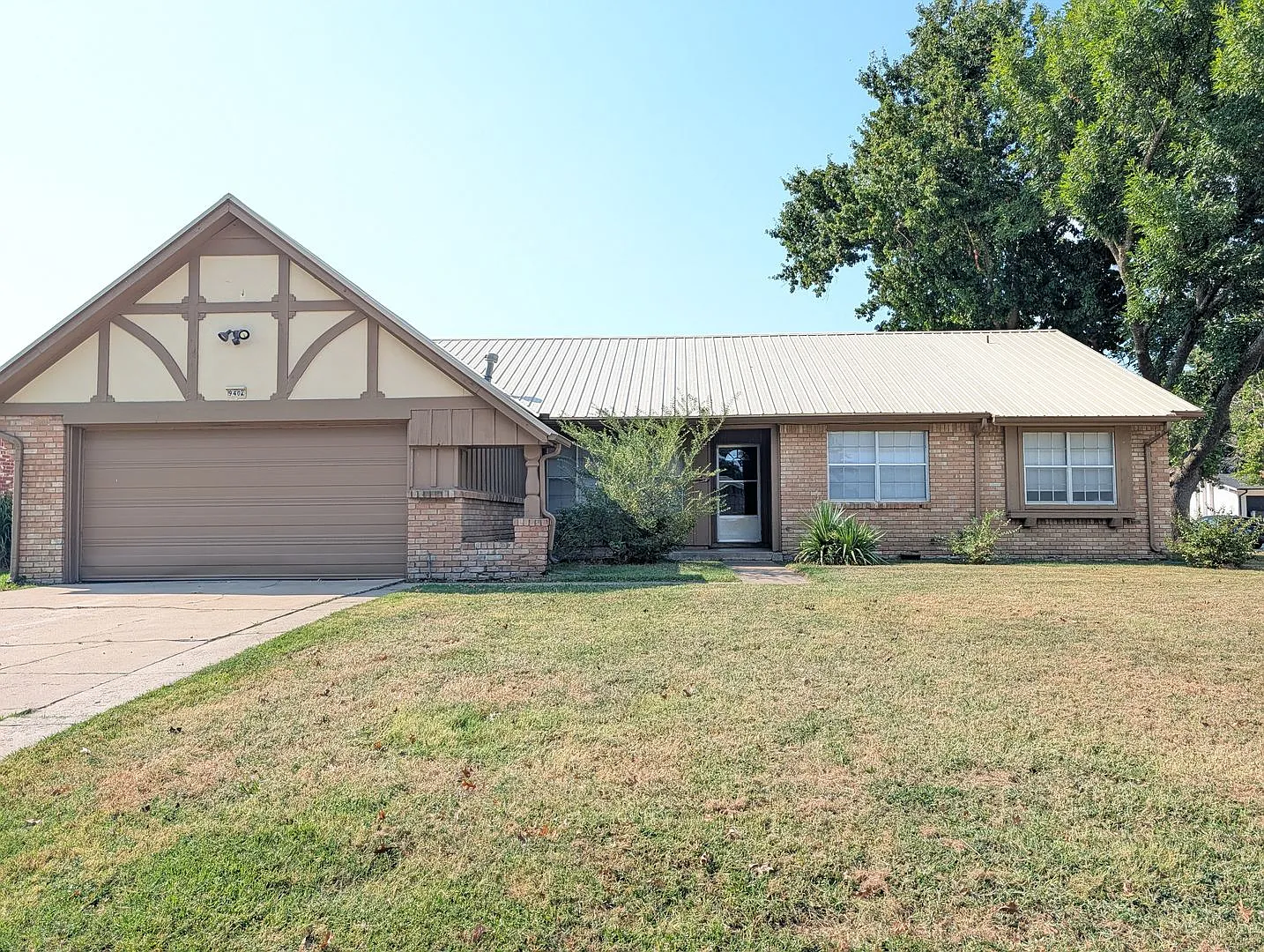 Spacious 3 bedroom home — Photo 1