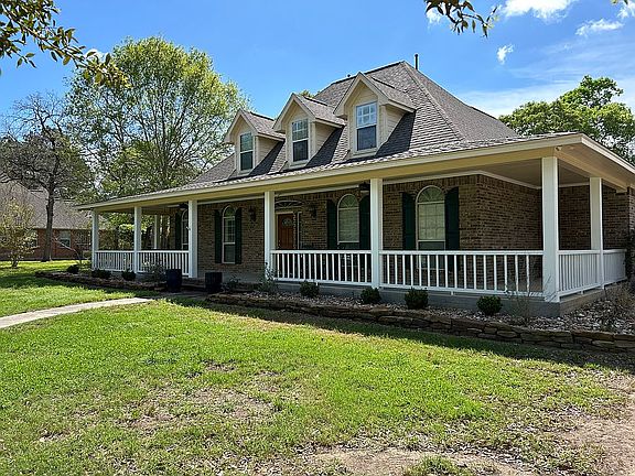 2nd image of 15619 Connie Ln