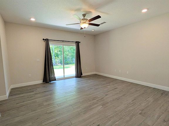 4th image of 2973 N 30th Ave