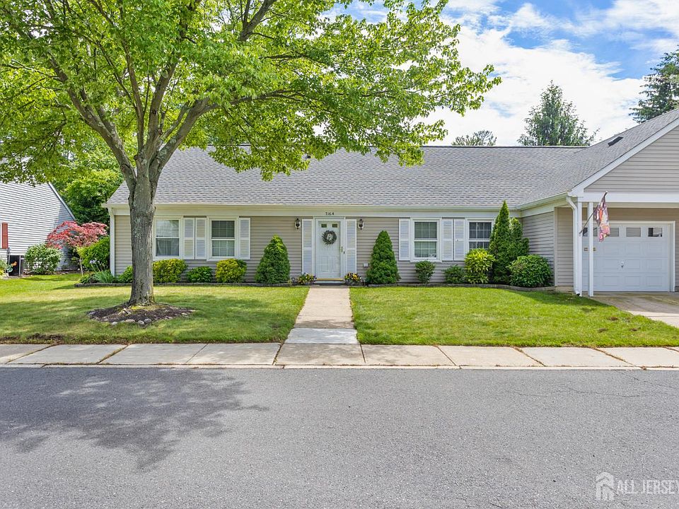 1st image of 716 Victoria Ct #A