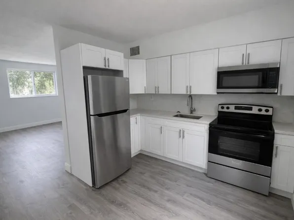 7861 Johnson St #203, Hollywood, FL 33024