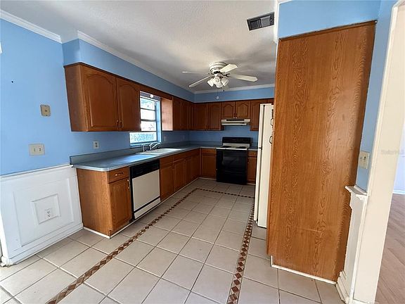 4th image of 12314 Virginia Dr