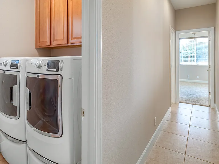 4382 Shoreline Ct — Photo 6
