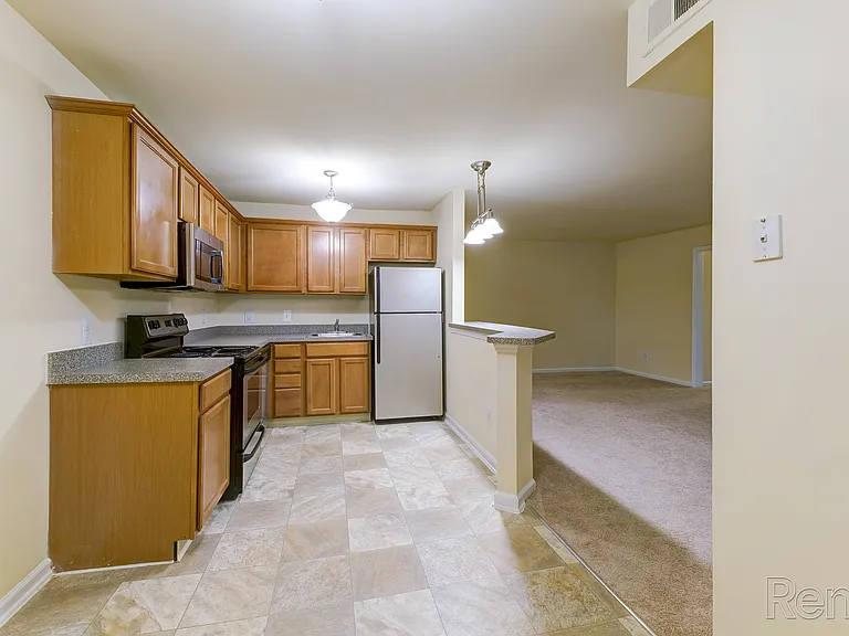 Arundel Apartments — Photo 10