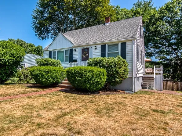 17 Lewis Dr, Randolph, MA 02368