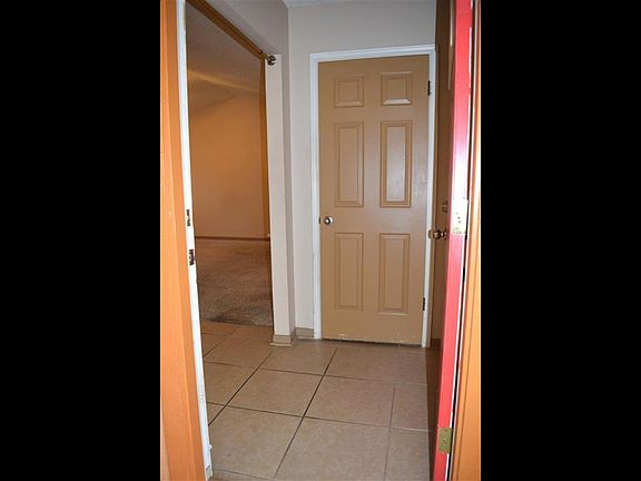 3rd image of 2310 Flintstone Cir